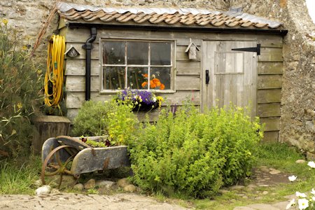 Loading Lindisfarne shed