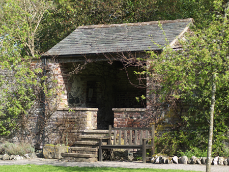 Loading Bee Garden Shelter