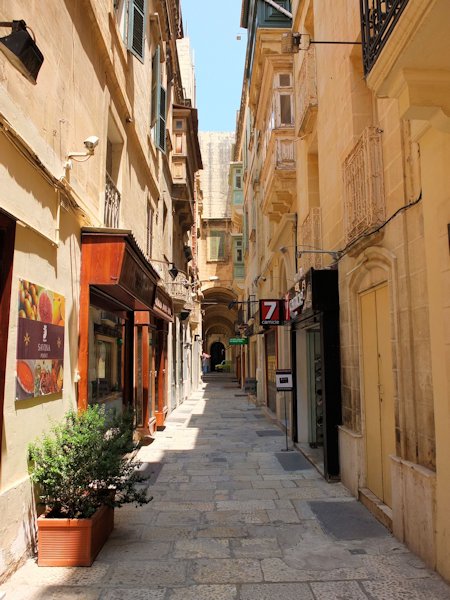 Loading Valleta street